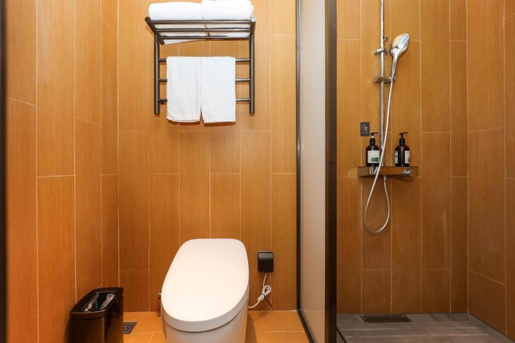 Ji Hongqiao Gubei Fortune Center Hotel 3*