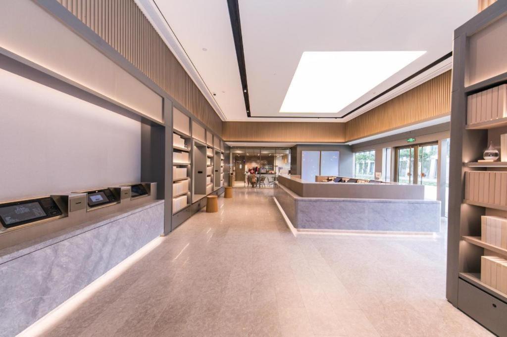 Ji Hongqiao Gubei Fortune Center 3*