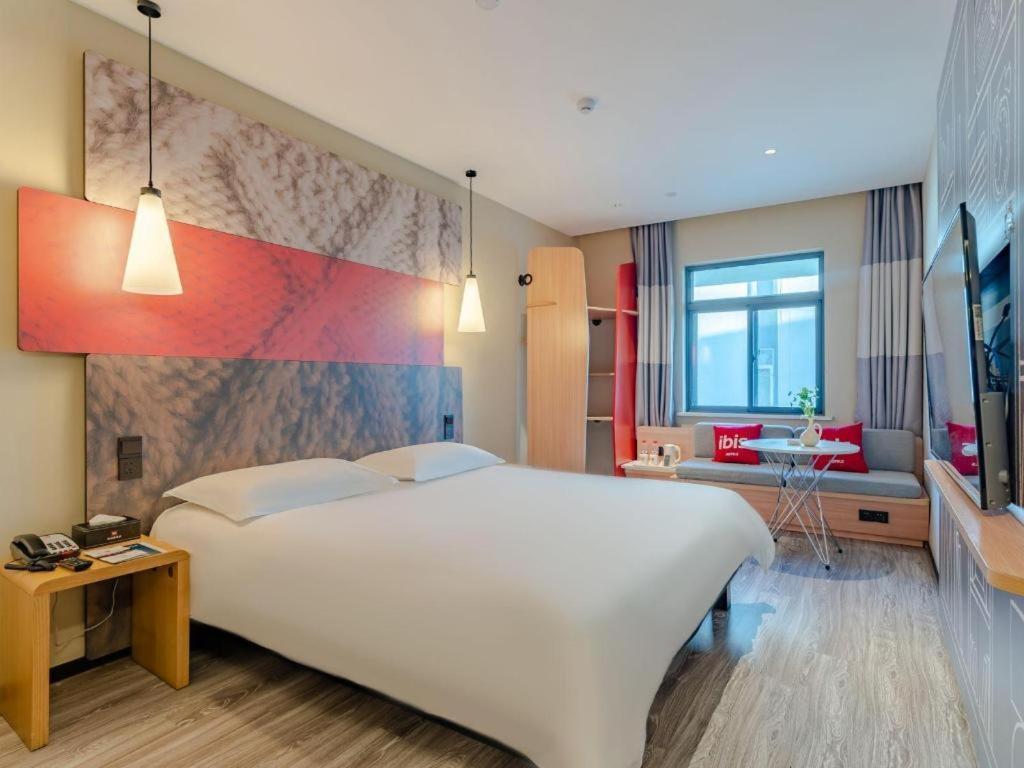 Ji Hongqiao Gubei Fortune Center 3*