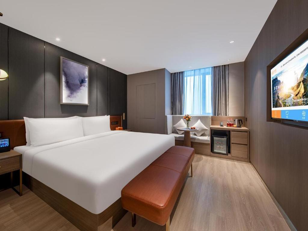 Ji Hongqiao Gubei Fortune Center